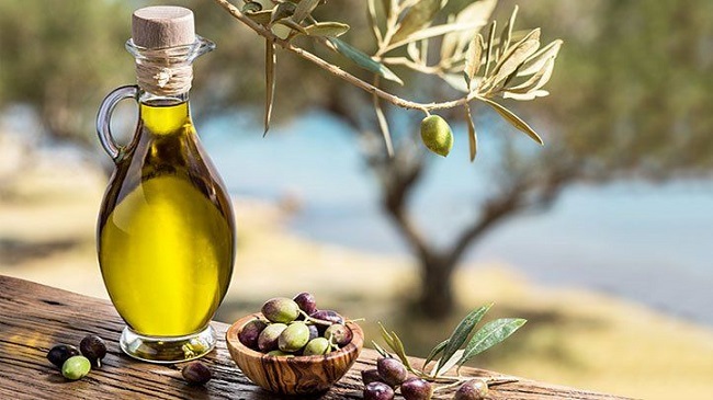 Olive oil contains a potent mix of antioxidants. Including oleocanthal, which exhibits similar anti-inflammatory properties